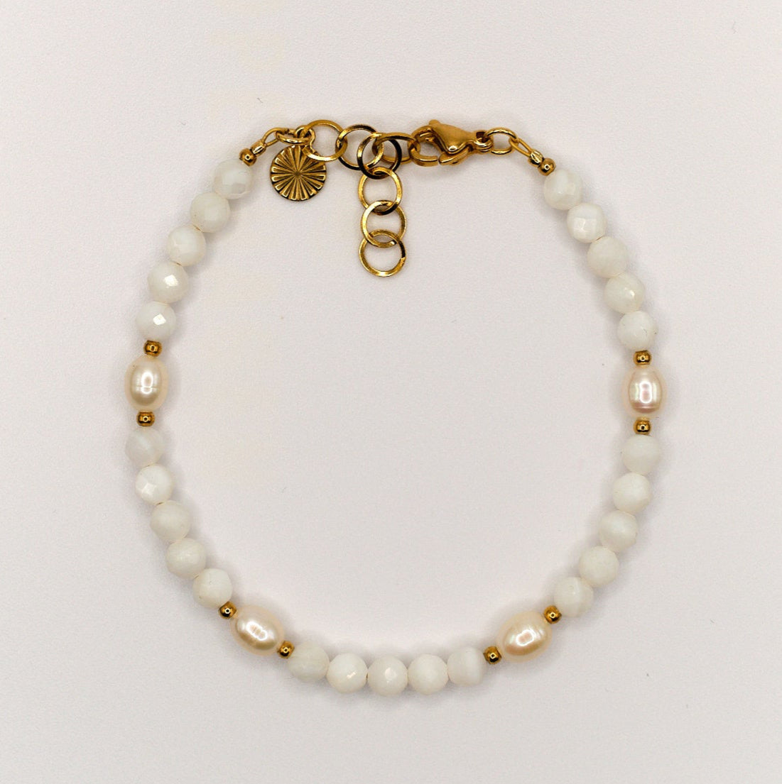 Armband Fiona - Perlmutt - Süßwasserperlen - Edelstahl - Weiß