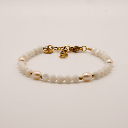Armband Fiona - Perlmutt - Süßwasserperlen - Edelstahl - Weiß
