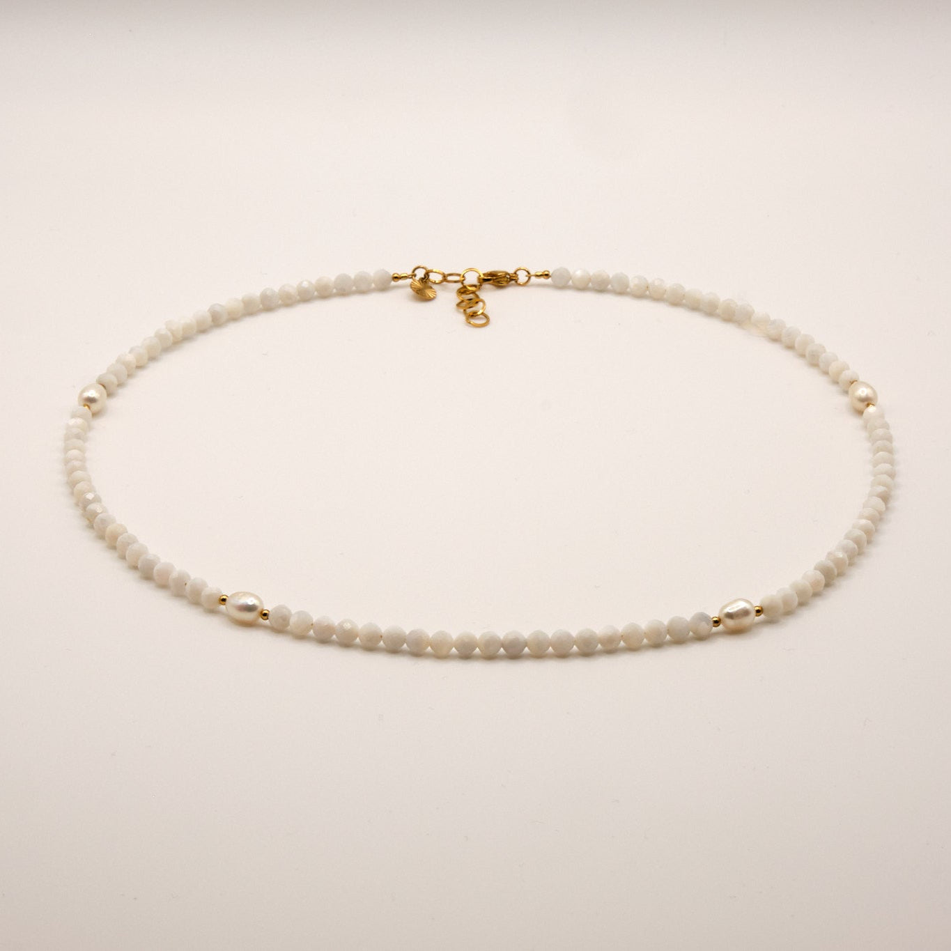 Halskette Fiona - Perlmutt - Süßwasserperlen - Edelstahl - Weiß