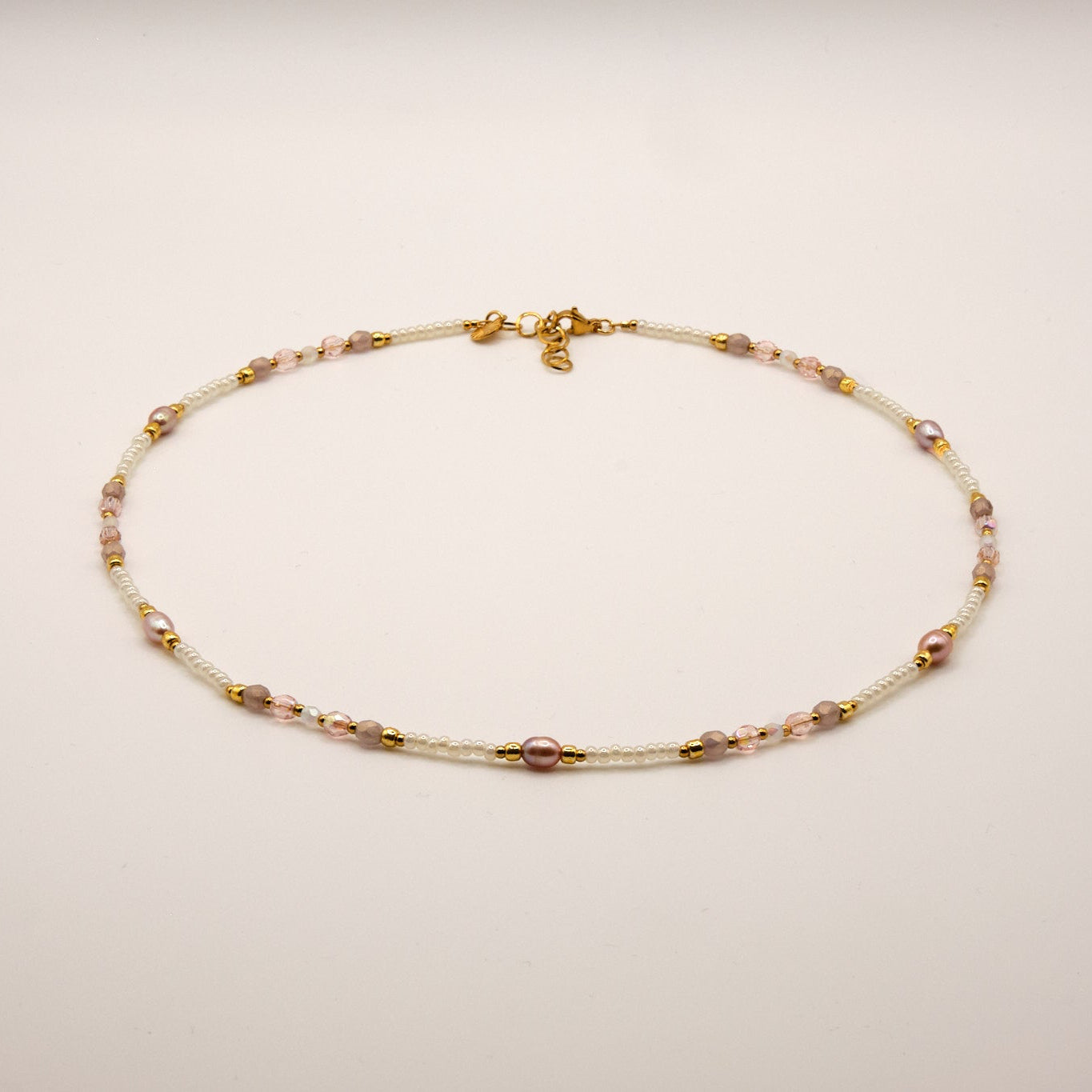 Halskette Nina - Süßwasserperlen - Böhmische Glasperlen - Edelstahl - Weiß/Lila