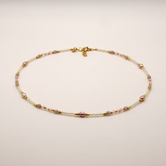 Halskette Nina - Süßwasserperlen - Böhmische Glasperlen - Edelstahl - Weiß/Lila