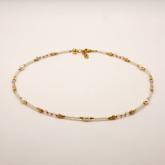 Halskette Selena - Süßwasserperlen - Böhmische Glasperlen - Edelstahl - Weiß/Beige