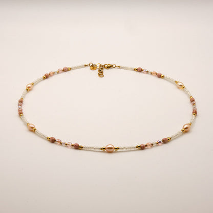 Halskette Greta - Süßwasserperlen - Böhmische Glasperlen - Edelstahl - Weiß/Rosa