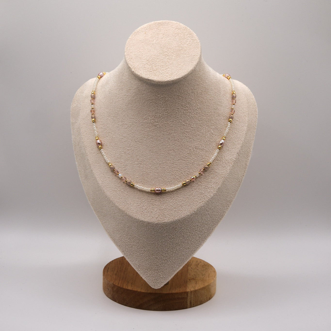 Halskette Nina - Süßwasserperlen - Böhmische Glasperlen - Edelstahl - Weiß/Lila