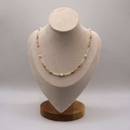 Halskette Selena - Süßwasserperlen - Böhmische Glasperlen - Edelstahl - Weiß/Beige