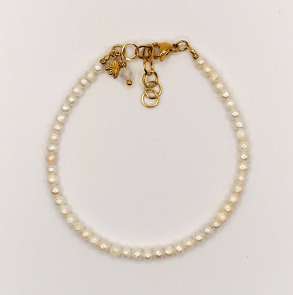 Armband Marie - Kleine Süßwasserperlen - Edelstahl - Weiß