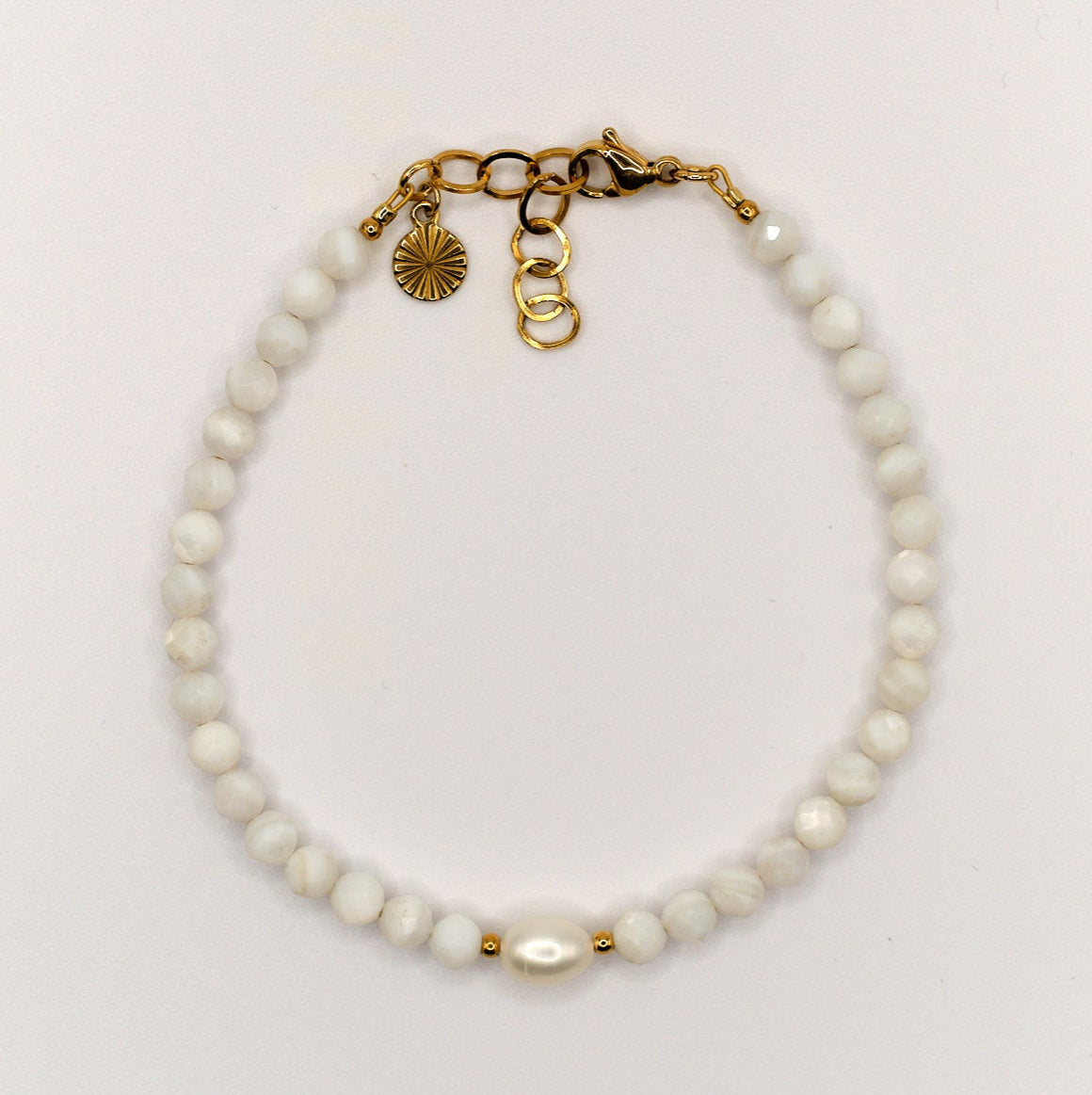 Armband Clara - Perlmutt - Süßwasserperle - Edelstahl - Weiß