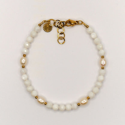 Armband Fiona - Perlmutt - Süßwasserperlen - Edelstahl - Weiß